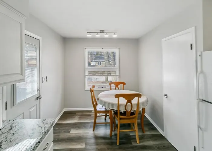 Holiday home Quiet And Spacious 4br Family Near Naval Base Libertyville