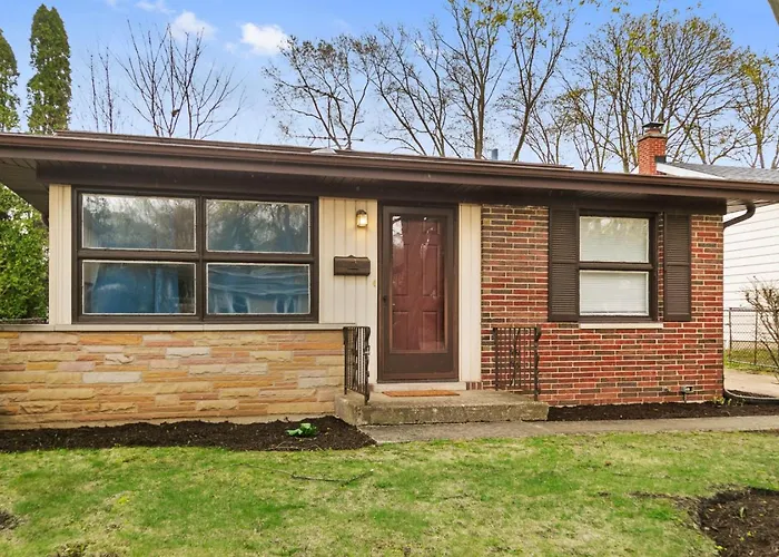 Holiday home Quiet And Spacious 4br Family Near Naval Base